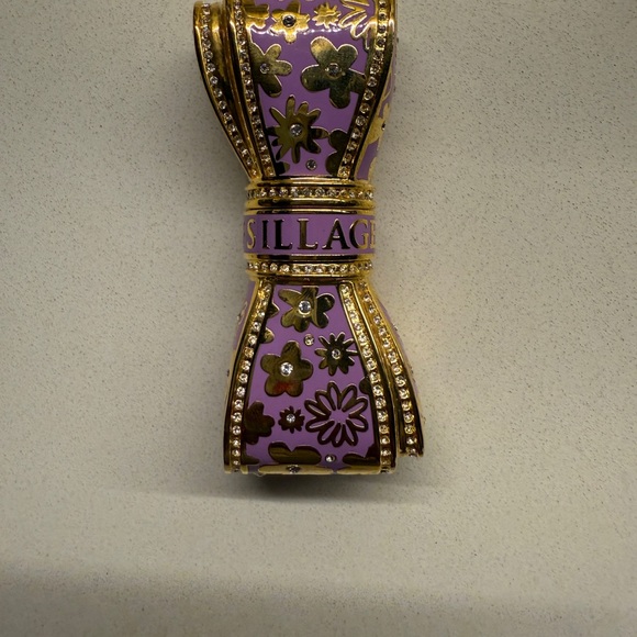 House of Sillage bow lipstick case lavender, floral design - Picture 2 of 6